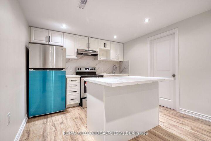Property Photo:  33 Orpington Crescent Lower  ON M9V 3E2 