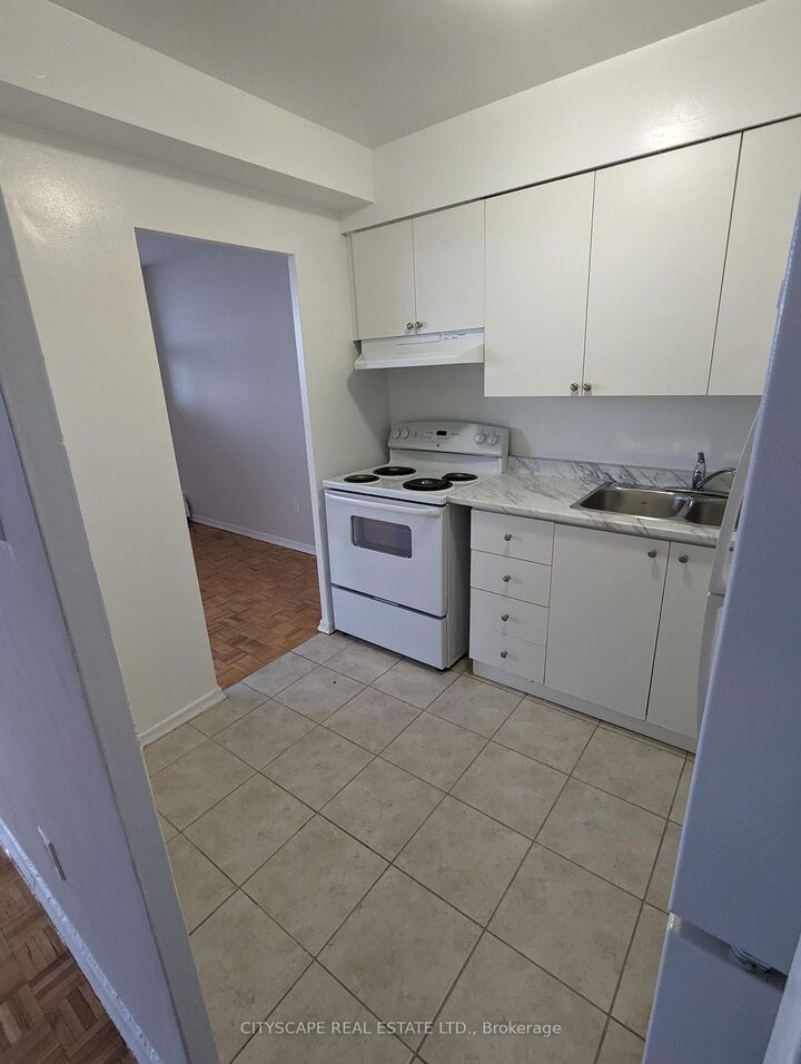 Property Photo:  1440 Lawrence Avenue W 311  ON M6L 1B2 