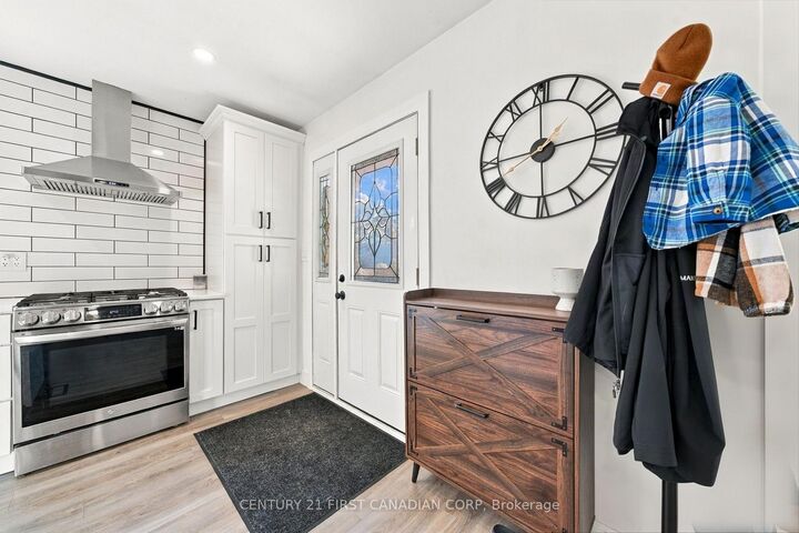 Property Photo:  32 Brennan Drive  ON N7G 3S3 