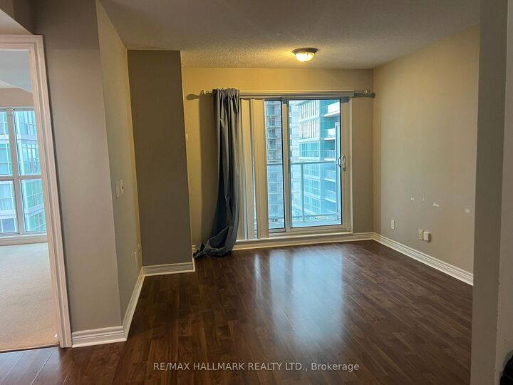 Property Photo:  60 Town Centre Court 1205  ON M1P 0B1 