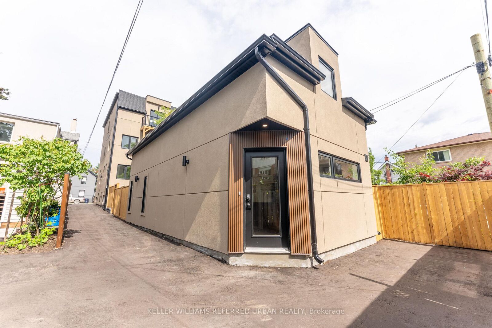 Property Photo:  352 Jones Avenue 5  ON M4J 3G3 