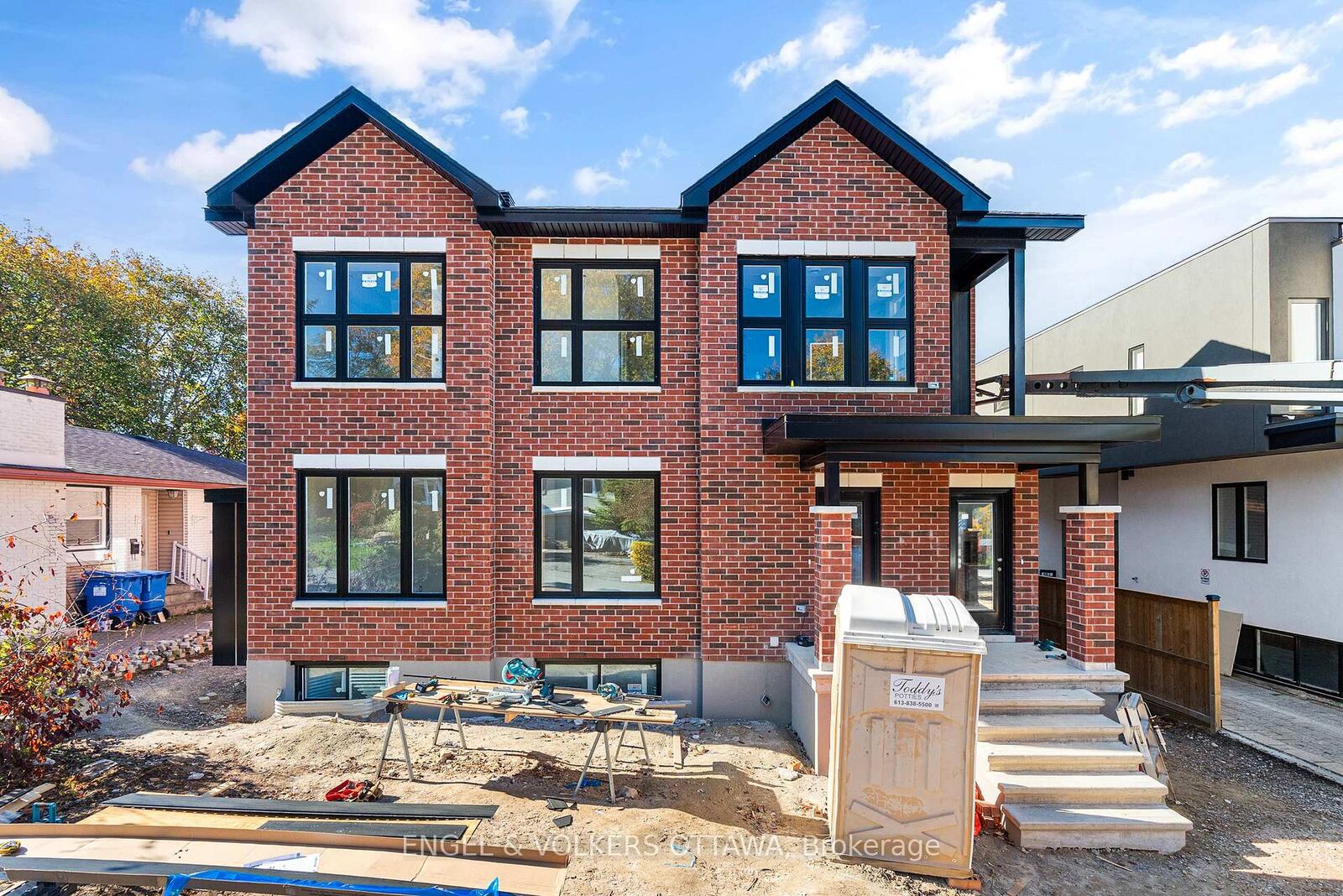 Property Photo:  422 Hartleigh Avenue B  ON K2B 5J4 