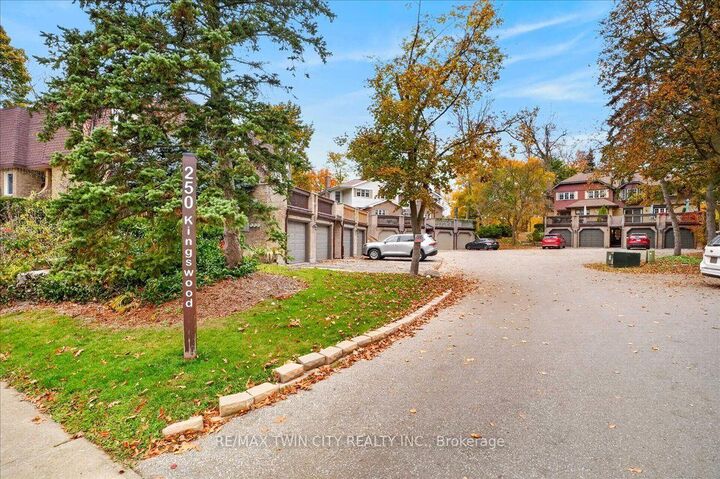 Property Photo:  250 Kingswood Drive 6  ON N2E 2K2 