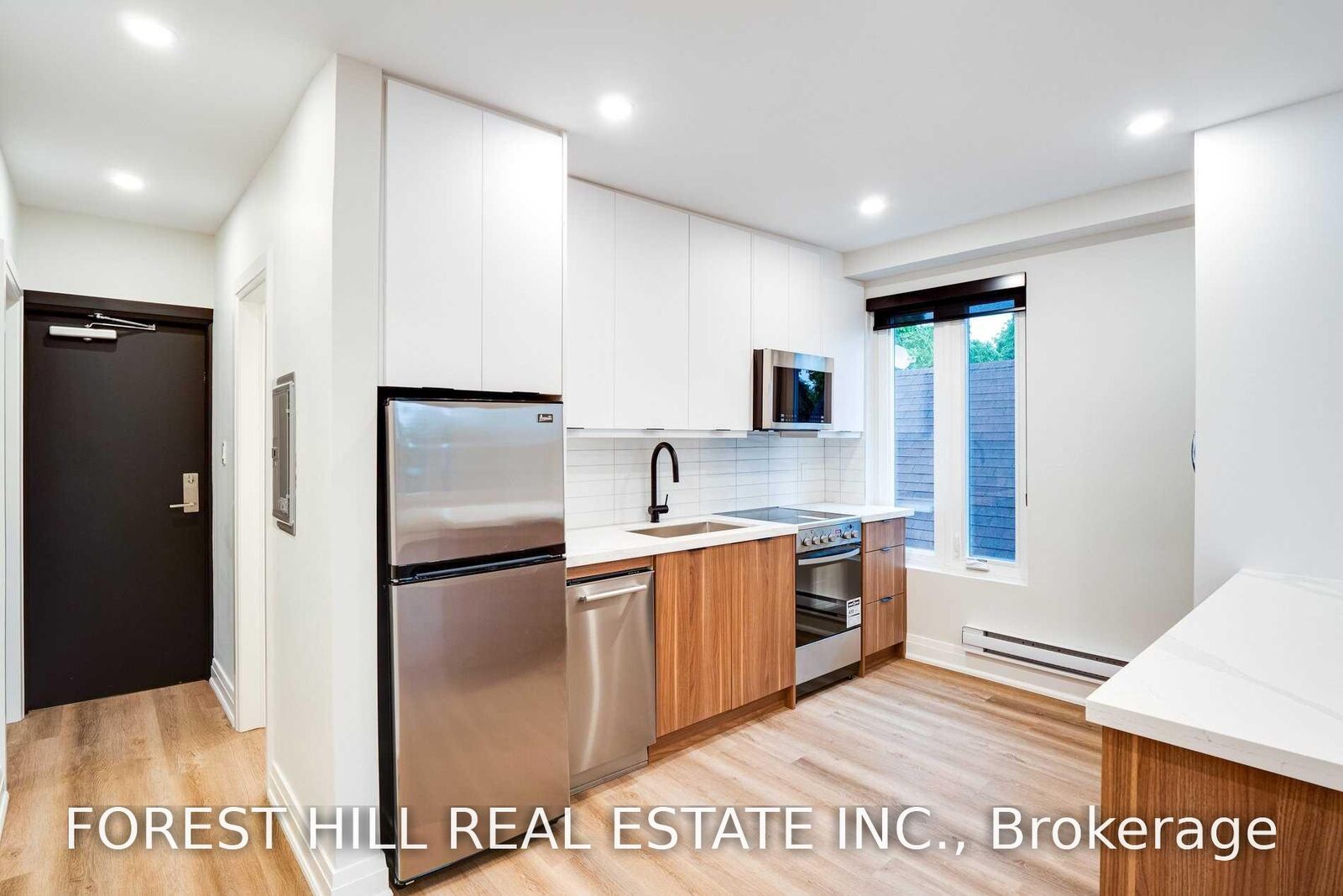 Property Photo:  1 Greensides Avenue 5  ON M6G 3P5 