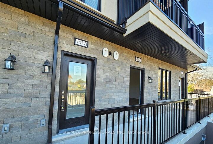 Property Photo:  741 Front Royal Street 2  ON L4Y 0G6 