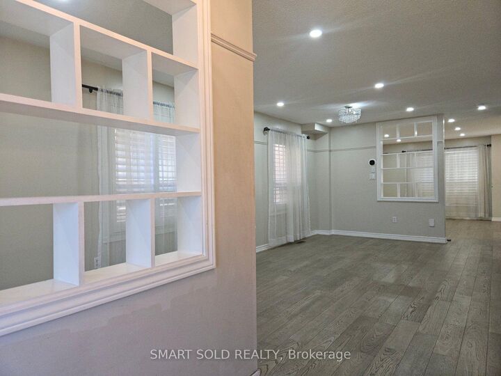 Property Photo:  10 Fairhill Avenue # Main + 2nd Floor  ON L7A 2A9 