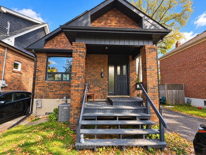 Property Photo:  5 Twentieth Street Unit A  ON M8V 3L5 