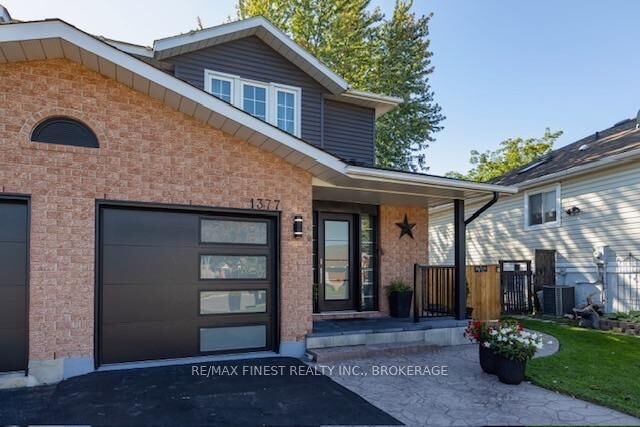 Property Photo:  1377 Brackenwood Crescent  ON K7P 2W4 