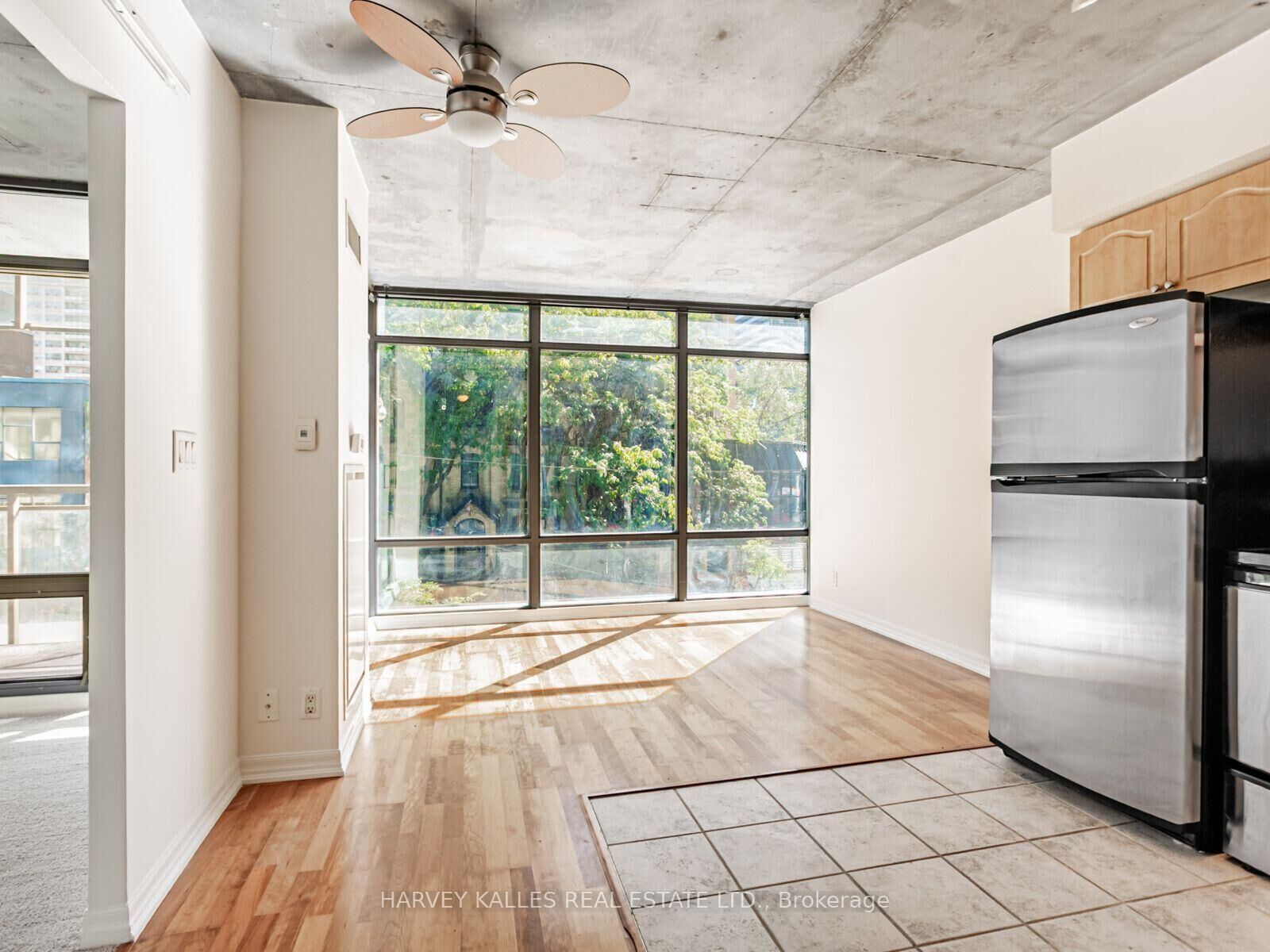 Property Photo:  22 Wellesley Street E 202  ON M4Y 1G3 