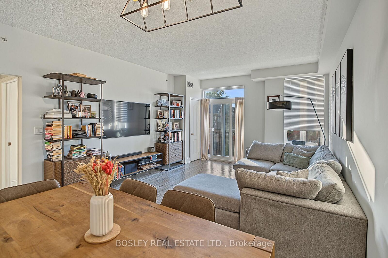 Property Photo:  3531 Lake Shore Boulevard W 210  ON M8W 1P4 
