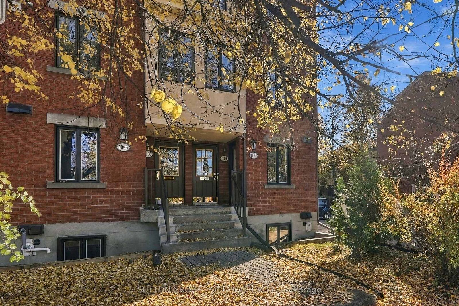 Property Photo:  1092 Blasdell Avenue  ON K1K 0C3 