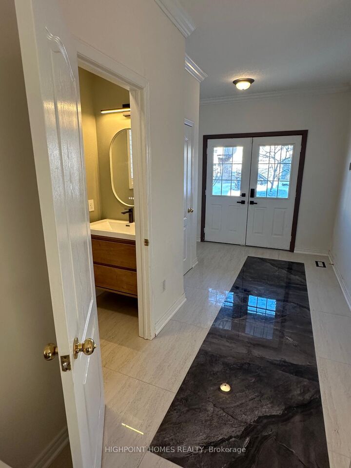 Property Photo:  770 Brandenburg Boulevard Room 3  ON N2T 2X1 