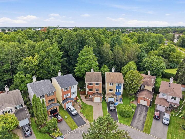 Property Photo:  270 Fernleaf Crescent  ON K1E 2Z4 