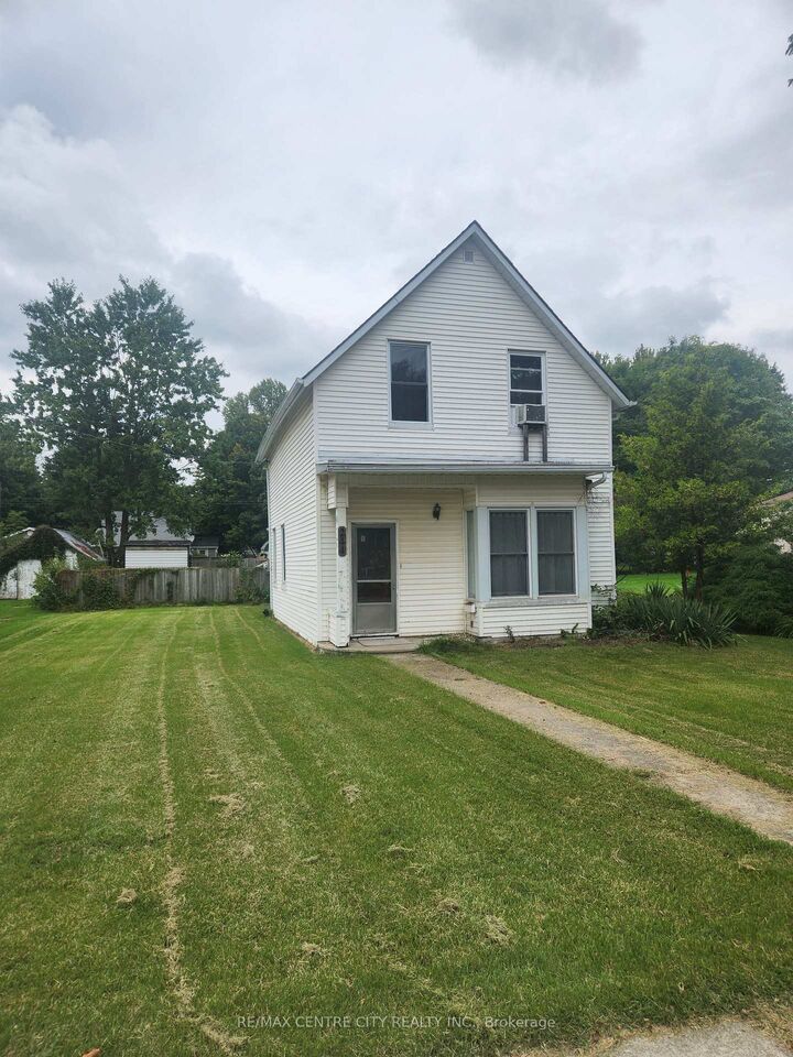 Property Photo:  244 Elm Street W  ON N0P 1C0 