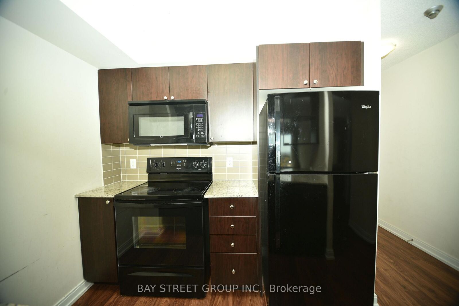 Property Photo:  181 Village Green Square W 2511  ON M1S 0K6 