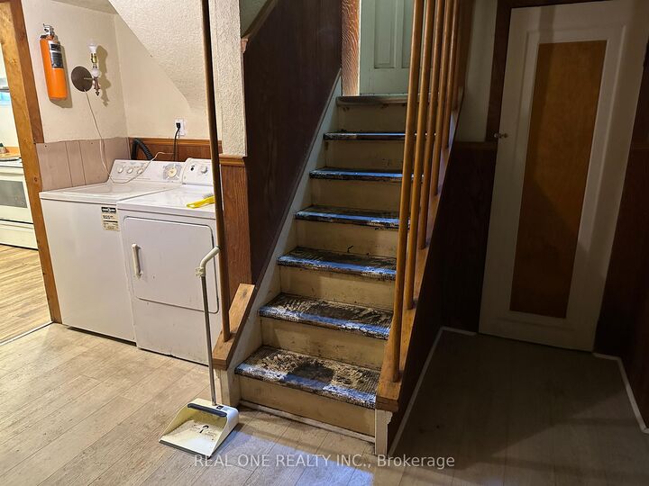 Property Photo:  22 Pleasant View Drive  ON M2J 3P5 