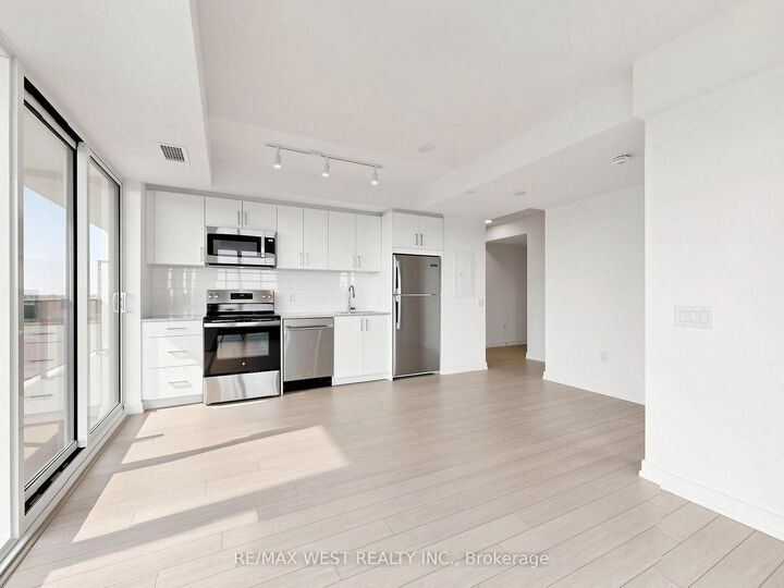 Property Photo:  4010 Eglinton Avenue W 1115  ON M9A 0G5 