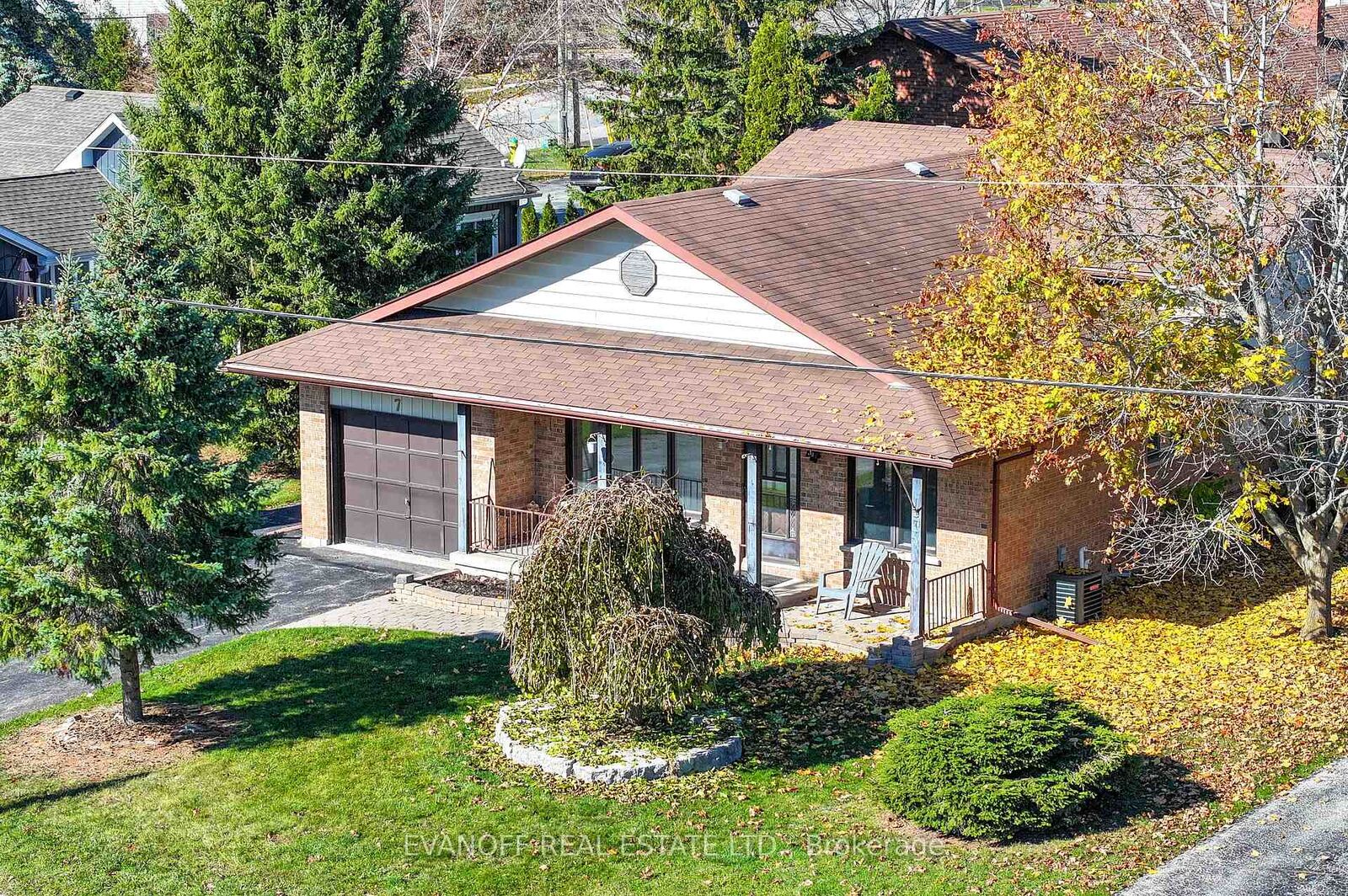 Property Photo: 7 Janlisda Drive ON K0M 1N0