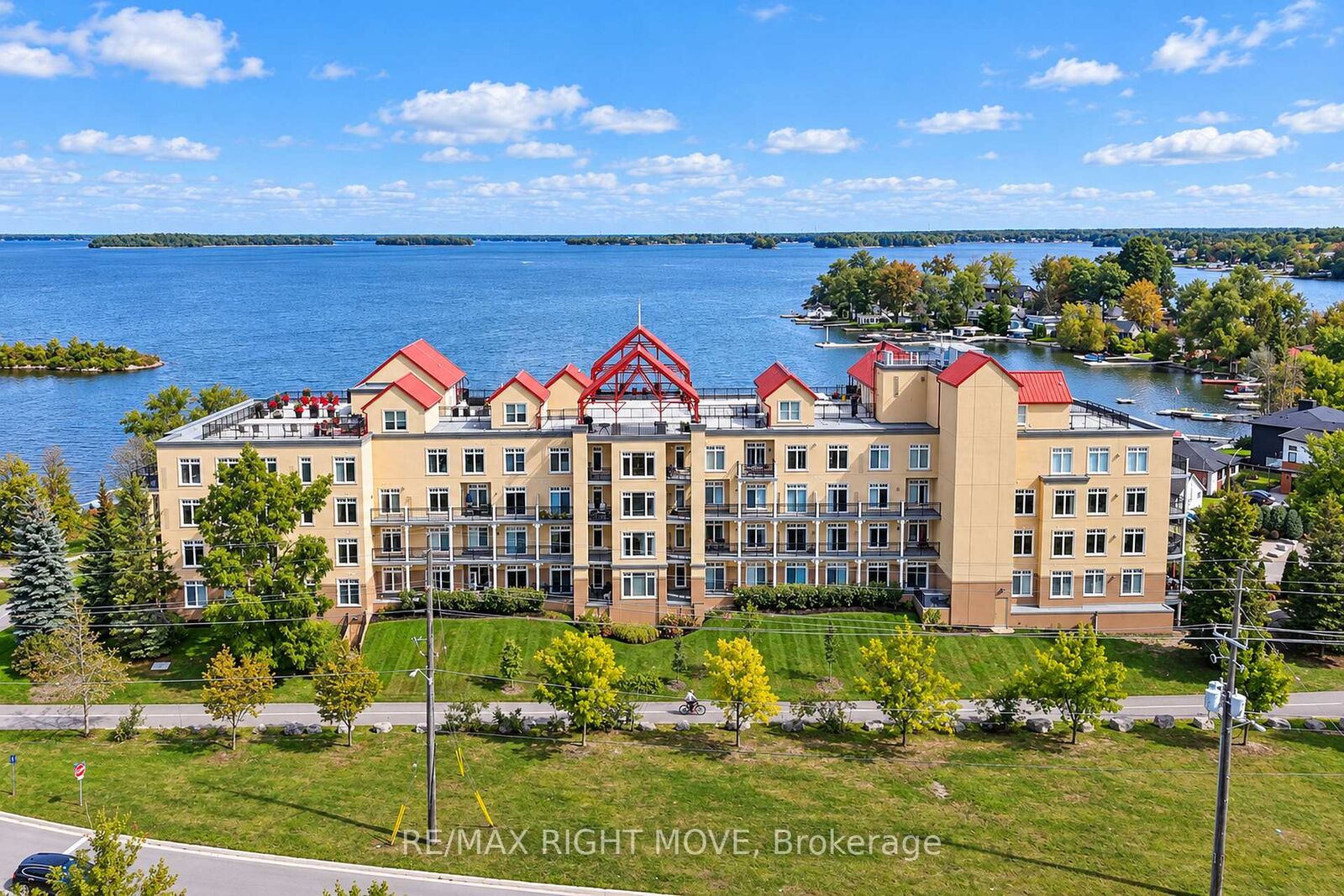 Property Photo:  140 Cedar Island Road 105  ON L3V 1T1 
