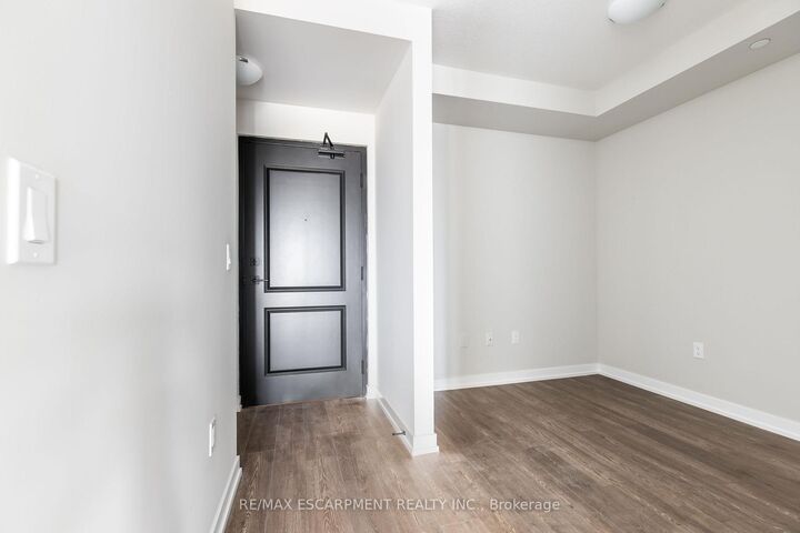 Photo de la propriété:  870 Queenston Road 1211  ON L8G 0B9 