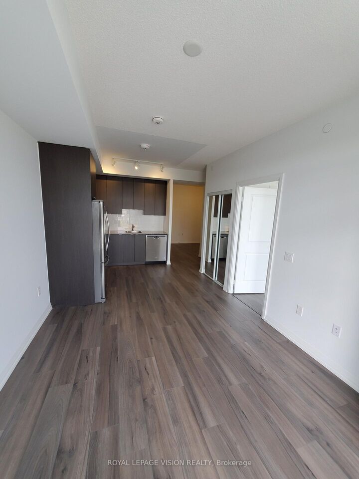Property Photo:  60 Ann O'Reilly Road 1058  ON M2J 0C9 