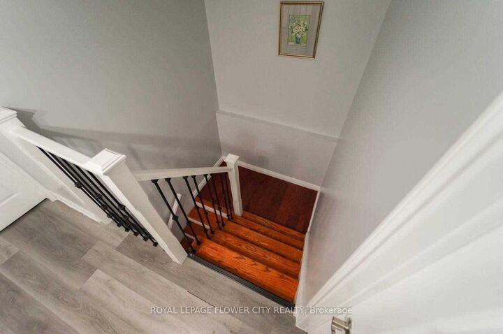 Property Photo:  28 Junewood Crescent  ON L6S 3T6 