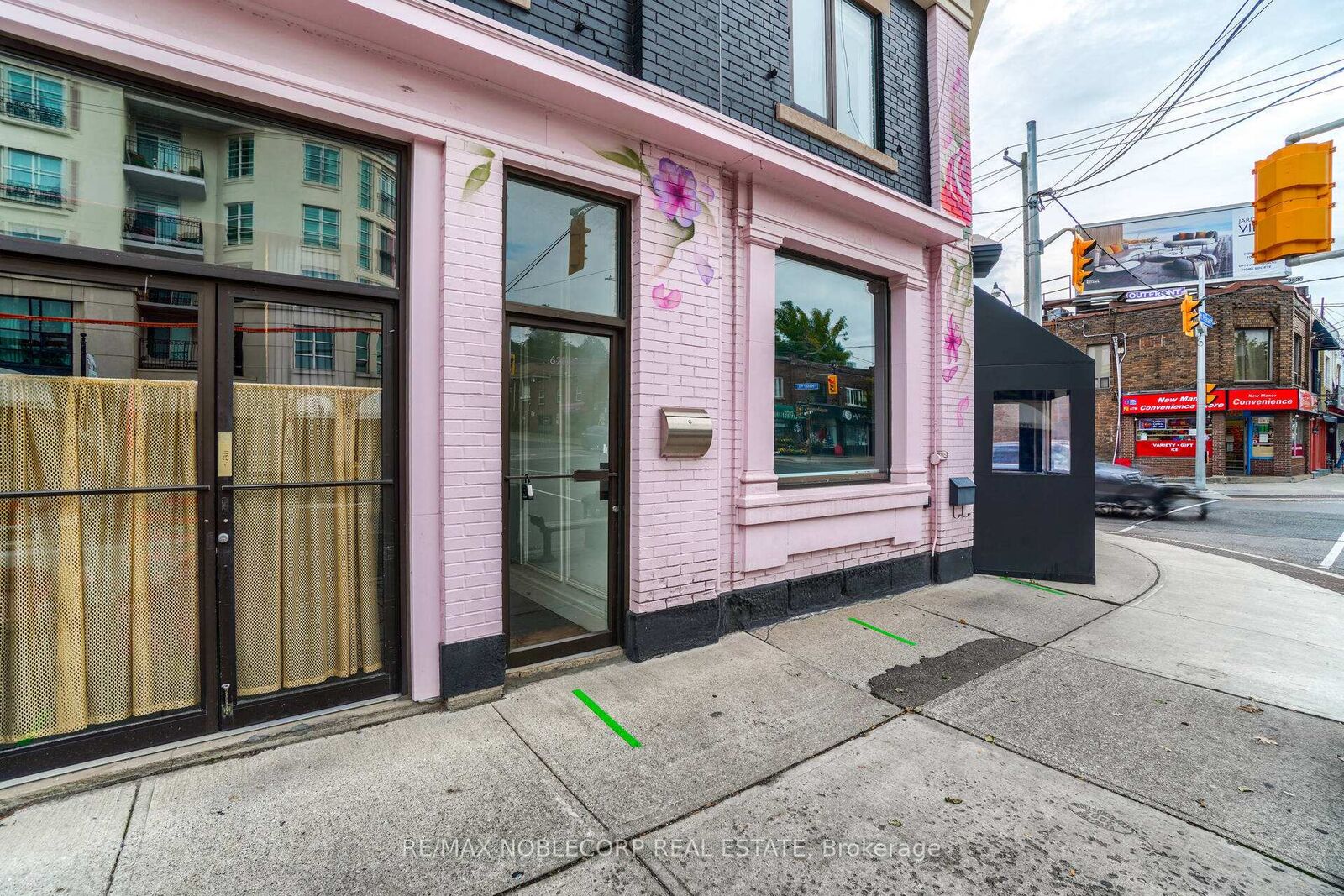 Property Photo:  623 Mount Pleasant Road Upper A  ON M4S 2M9 