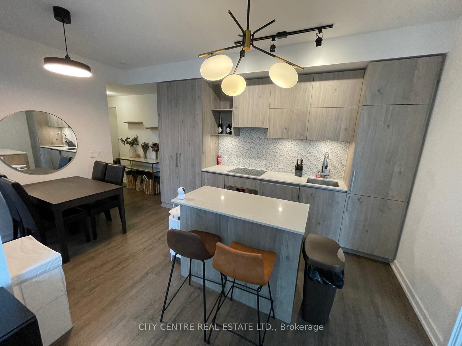 Property Photo:  1 Yorkville Avenue 1602  ON M4W 0B1 