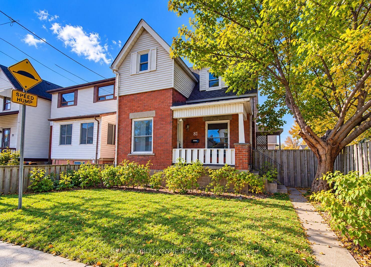 Property Photo:  81 Glendale Avenue N  ON L8L 7J6 