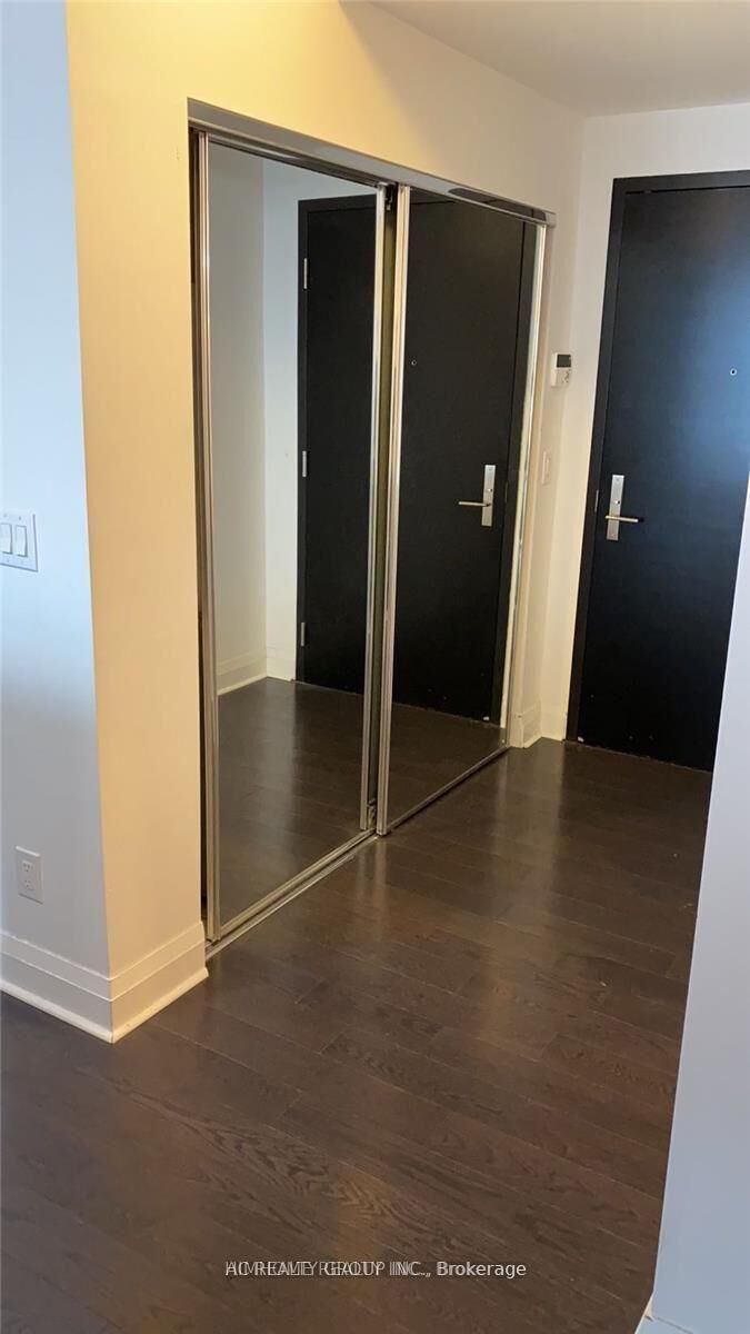 Property Photo: 65 St Mary Street 3203 ON M5S 0A6