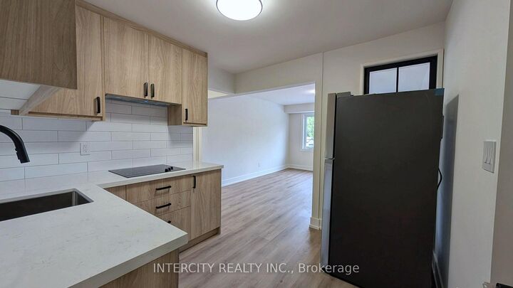 Property Photo:  706 The Queensway N/A B  ON M8Y 1L3 