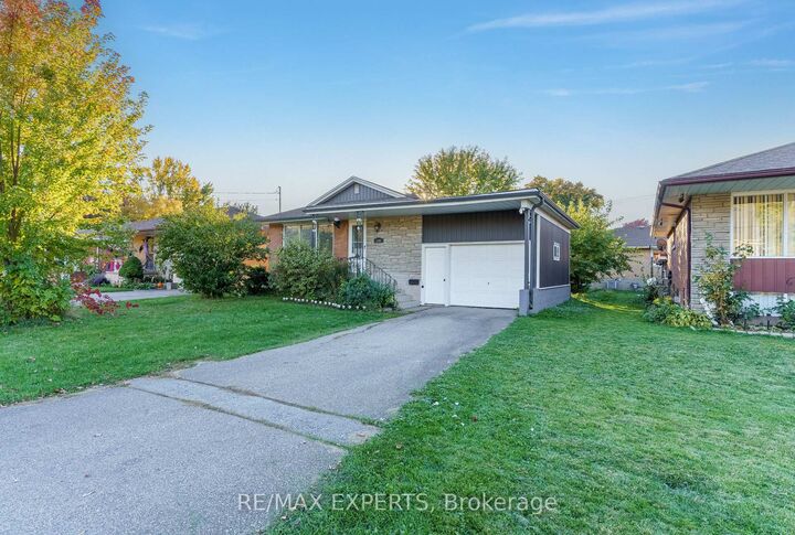 Property Photo:  144 Elm Street Main  ON L3K 4N4 