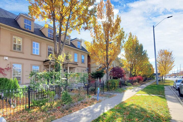 Property Photo:  3552 Eglinton Avenue W  ON L5M 7C4 