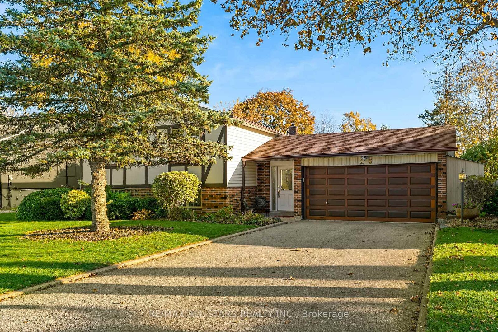 Property Photo:  25 Captain Rolph Boulevard  ON L3P 2P7 