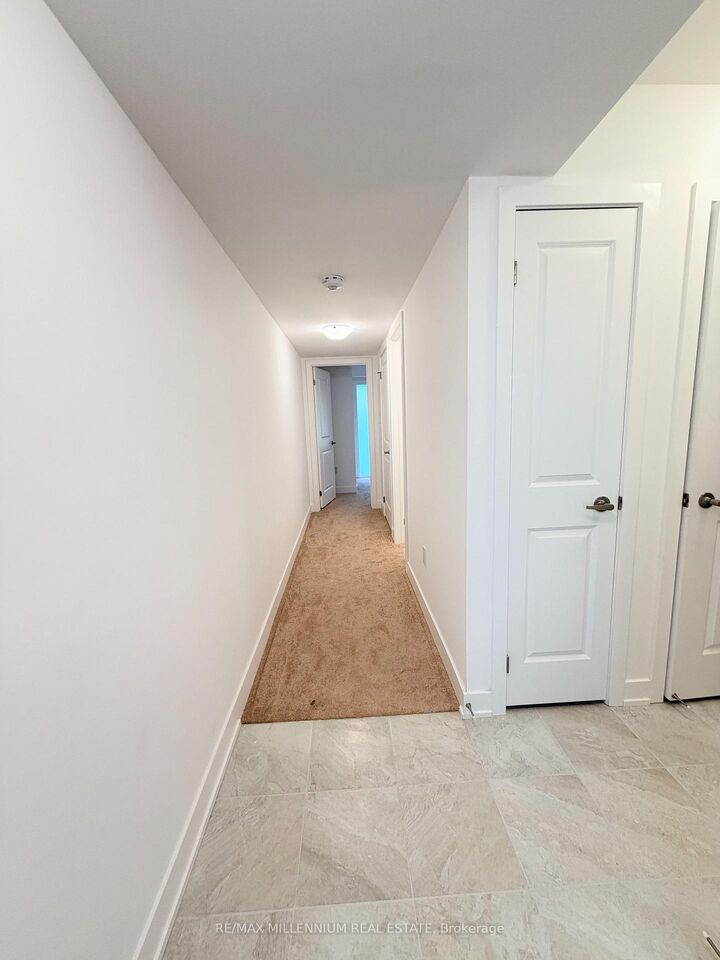 Property Photo:  39 Flan Boulevard  ON L9J 0E1 