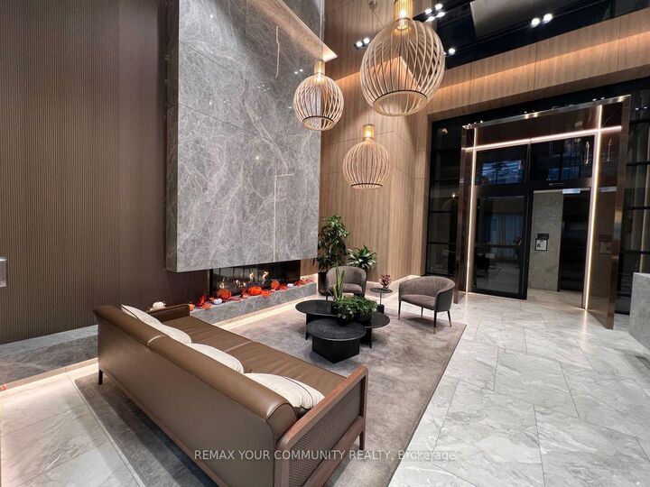 Property Photo:  252 Church Street 4507  ON M5B 0E6 