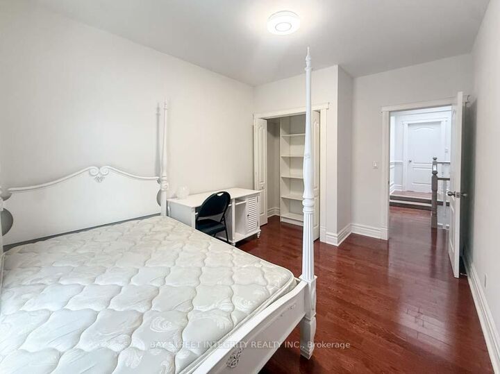 Property Photo:  275 Estelle Avenue Unit 1  ON M2N 5J4 