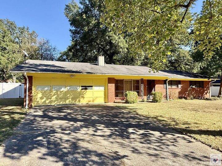 Property Photo:  3706 Central  AR 71854 