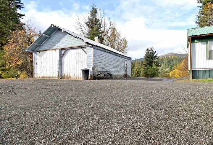 Property Photo: 211 S 3rd Street ID 83827