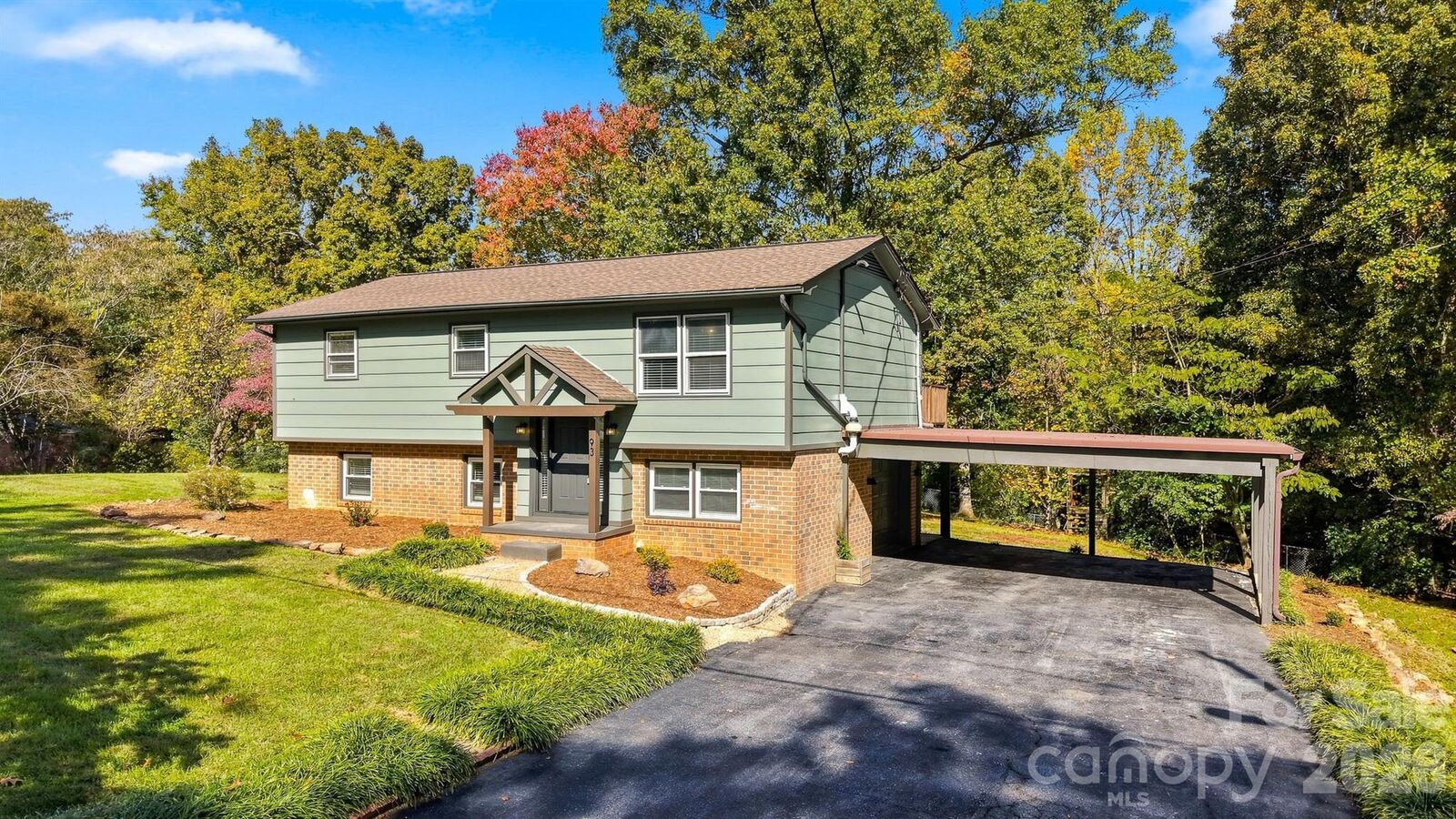 Property Photo: 93 Mountain Oak Lane NC 28601