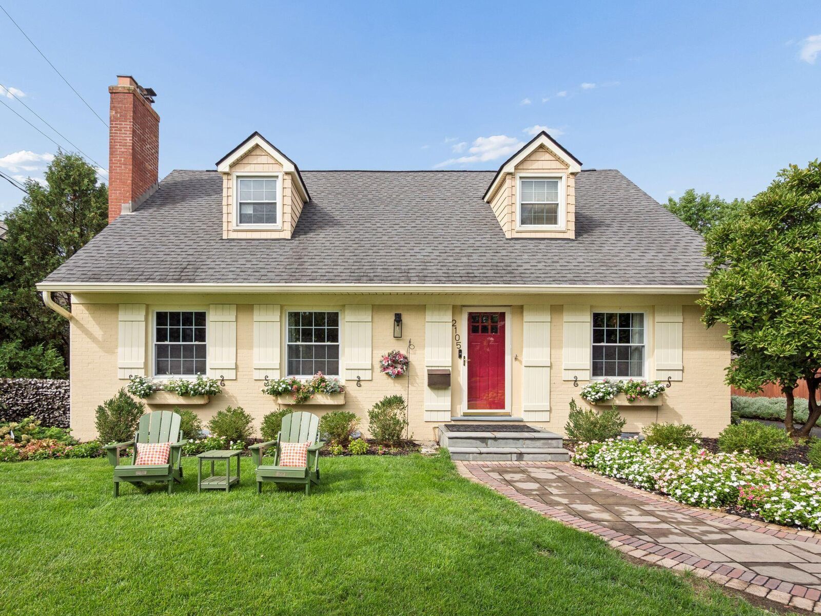 Property Photo:  2105 Cheshire Road  OH 43221 