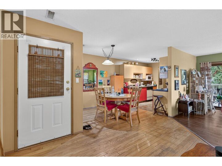 Property Photo:  2195 Rosedale Avenue D  BC V0E 1B1 