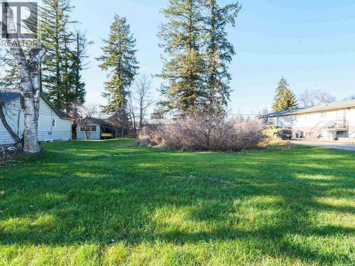 Property Photo:  633 Wilson Street  BC V2J 2W5 