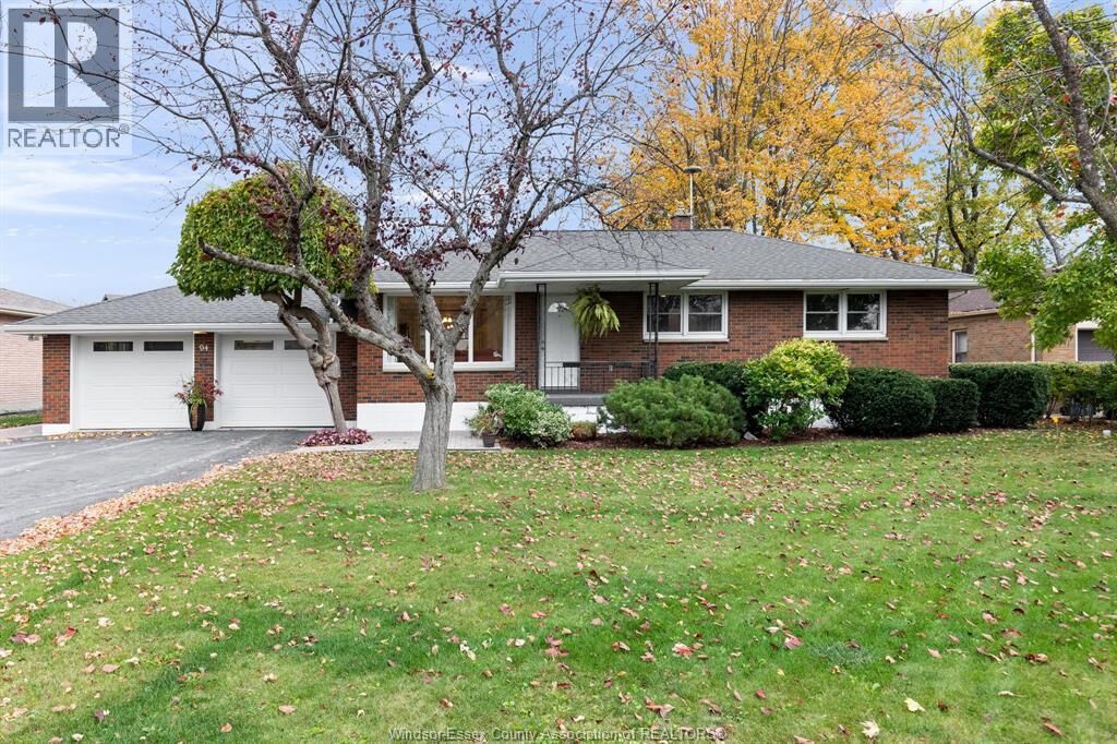 Property Photo: 94 Queen Street South ON N0P 2L0