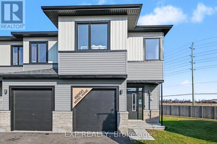 Property Photo: 723 Maverick Crescent ON K2S 2X1