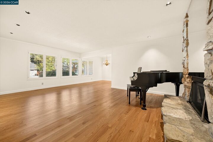 Property Photo: 2233 Belford Dr CA 94598