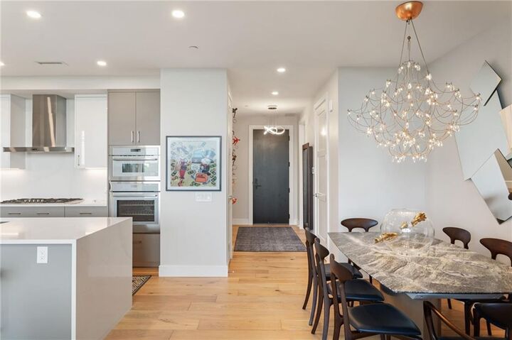 Property Photo:  2425 Peachtree Road NE 1412  GA 30305 