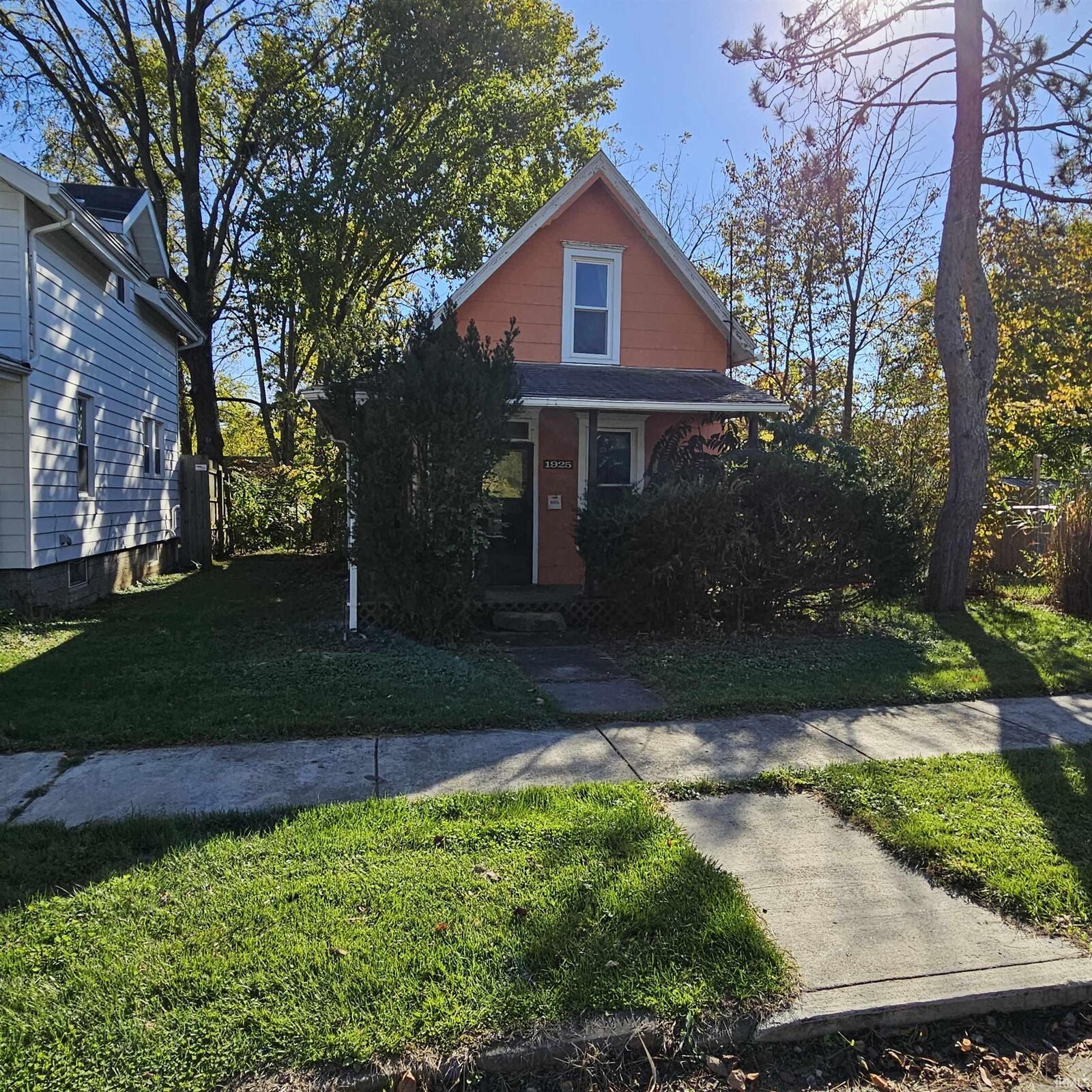 Property Photo: 1925 Sinclair Street IN 46808