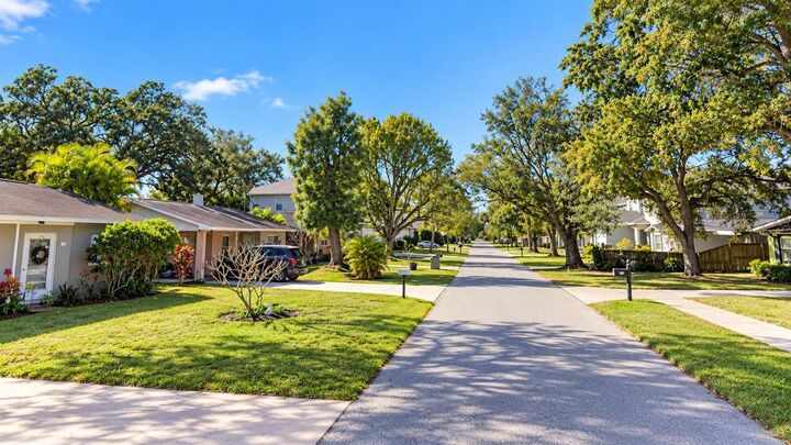Property Photo:  3208 W Cherokee Avenue  FL 33611 