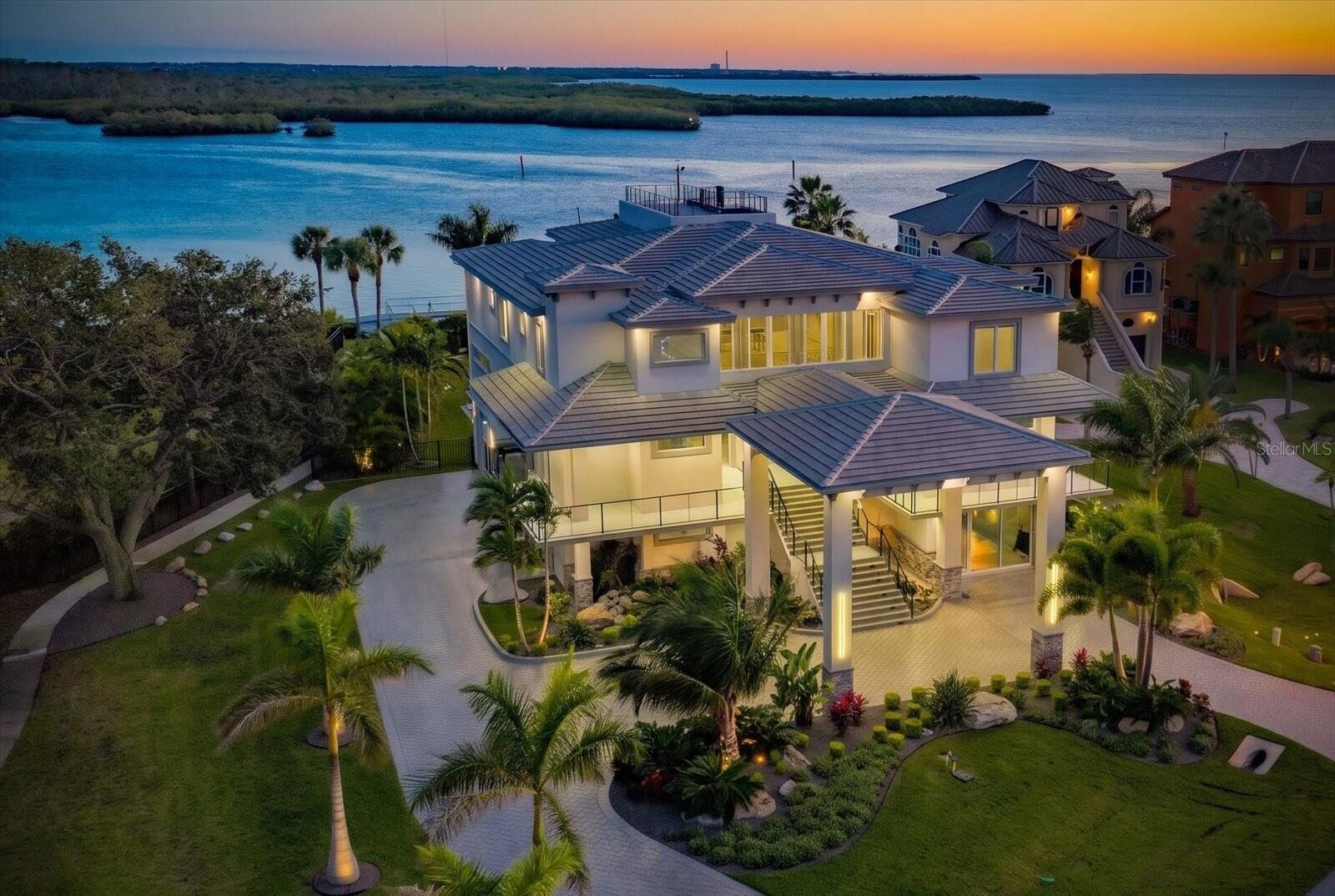 Property Photo: 4508 Harborpointe Drive FL 34668